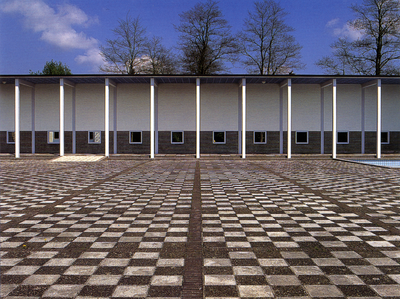 602023 Gezicht op een deel van het ontvangstgebouw van de begraafplaats Zuiderhof (Kolhornseweg 13) te Hilversum.